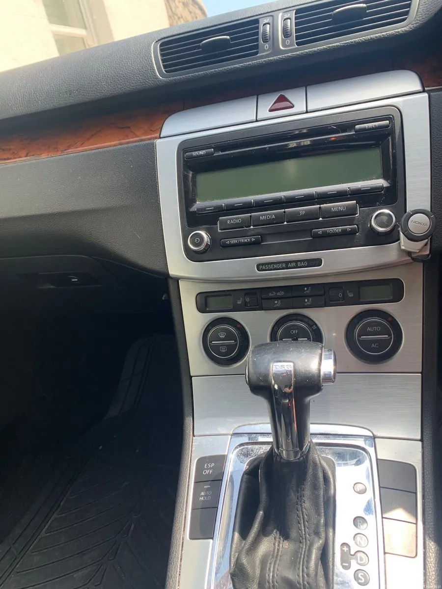 Volkswagen Passat 2009 - Image 3