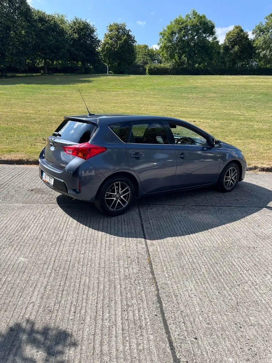 Toyota Auris (LOW MILEAGE) - Image 3