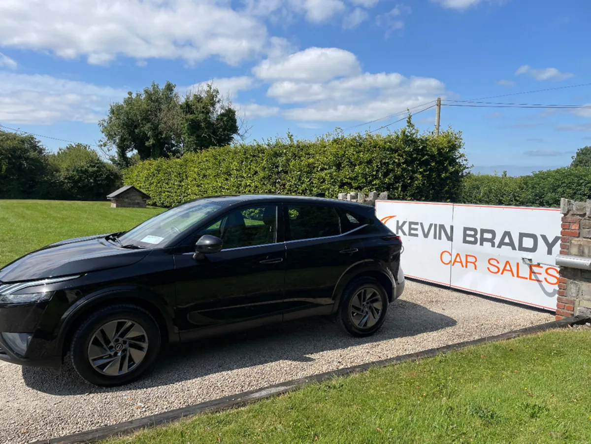 Nissan Qashqai 1.3 SV MODEL SUV. - Image 3