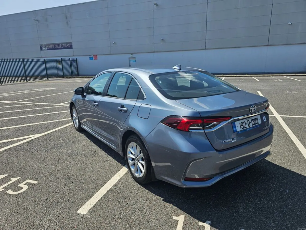 Toyota Corolla LUNA HYBRID, FULL TOYOTA SERVICE HI - Image 4