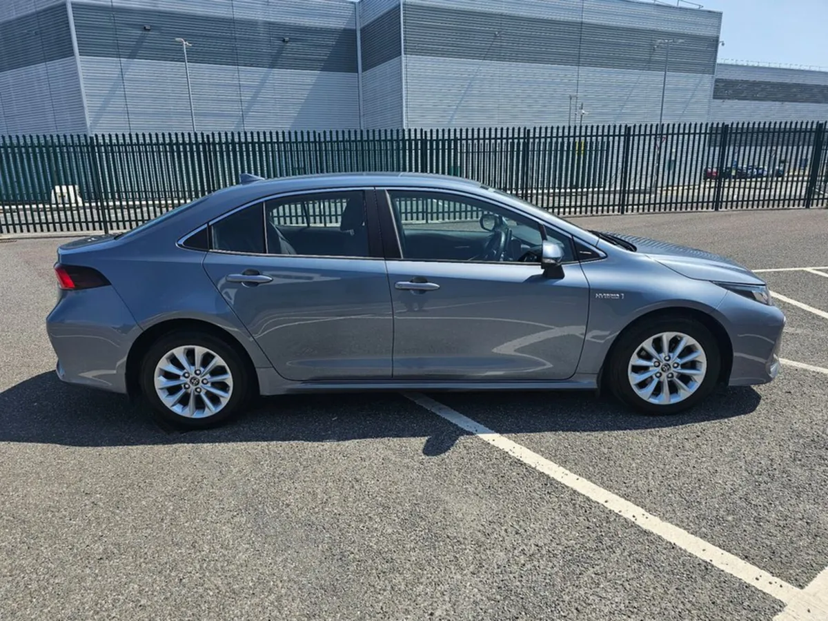 Toyota Corolla LUNA HYBRID, FULL TOYOTA SERVICE HI - Image 6