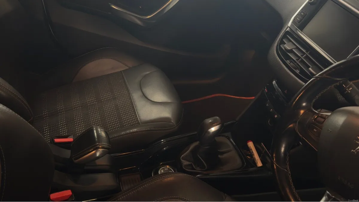 Car - Image 4