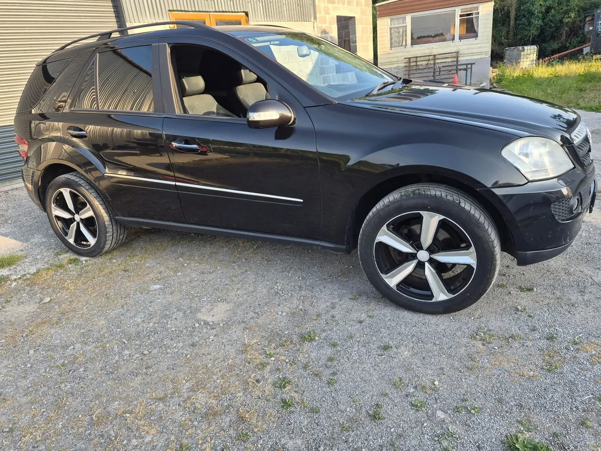 Mercedes-Benz M-Class 2007 - Image 1
