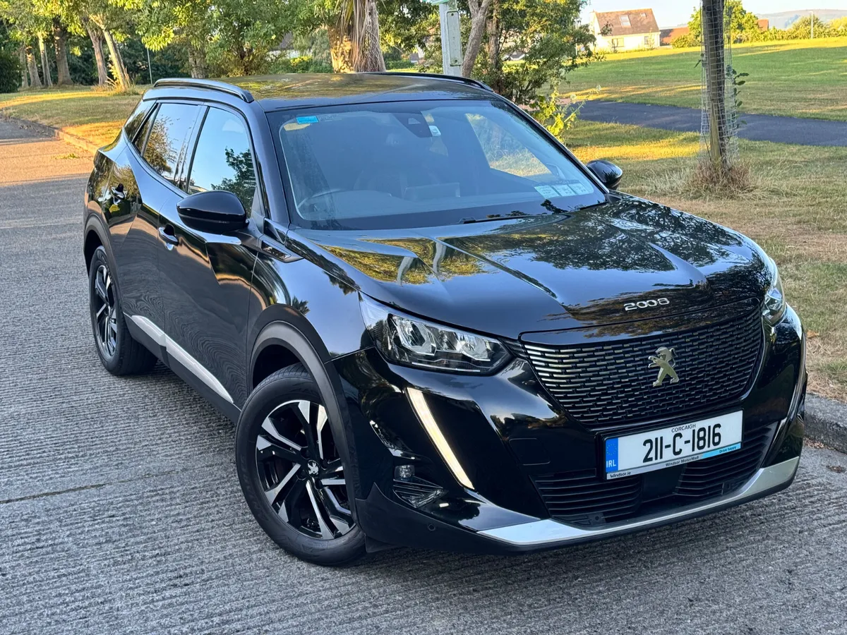 211 PEUGEOT  2008 ALLURE 1.2 PETROL - Image 3