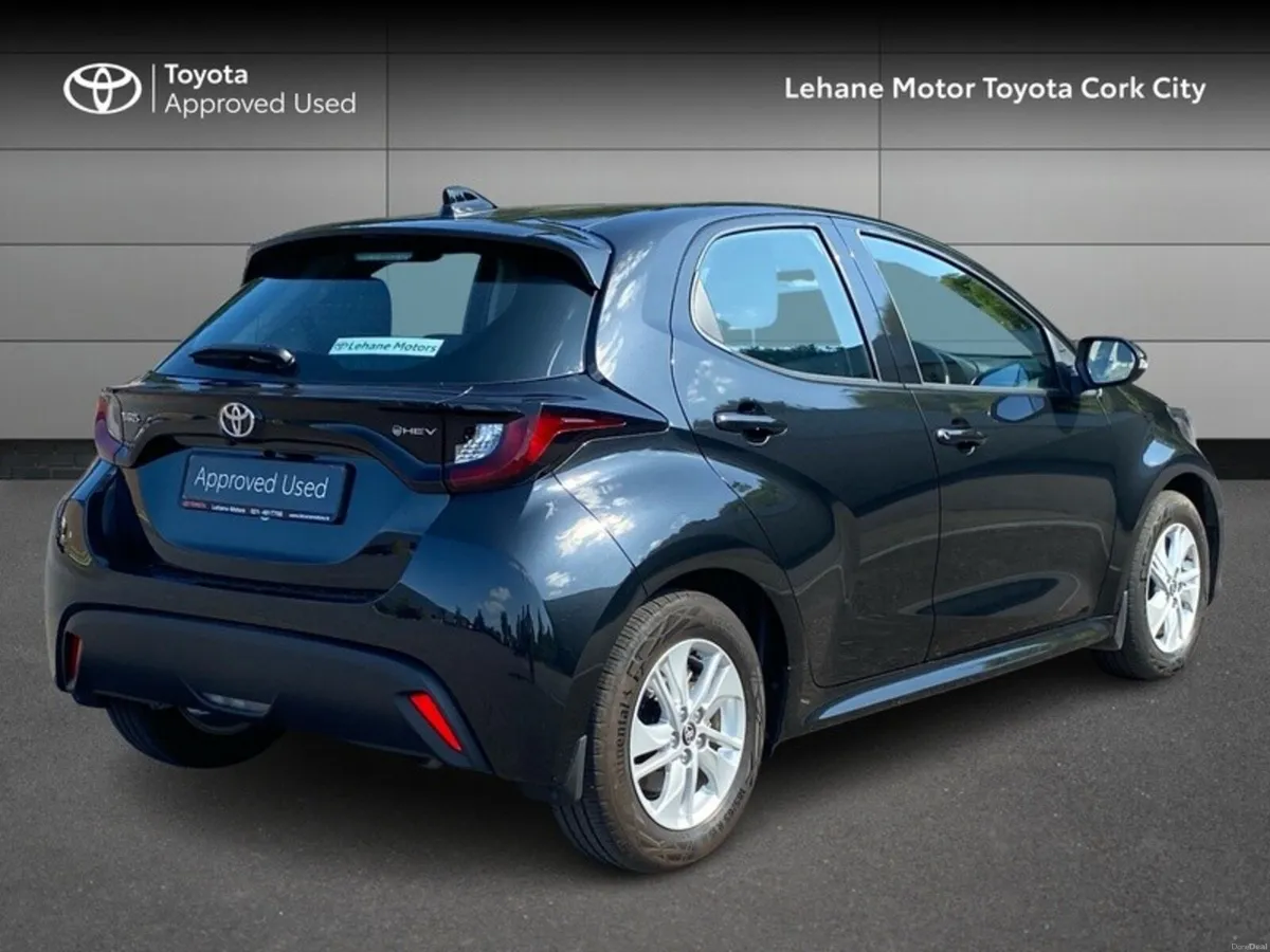 Toyota Yaris Yaris HEV Luna - Image 2