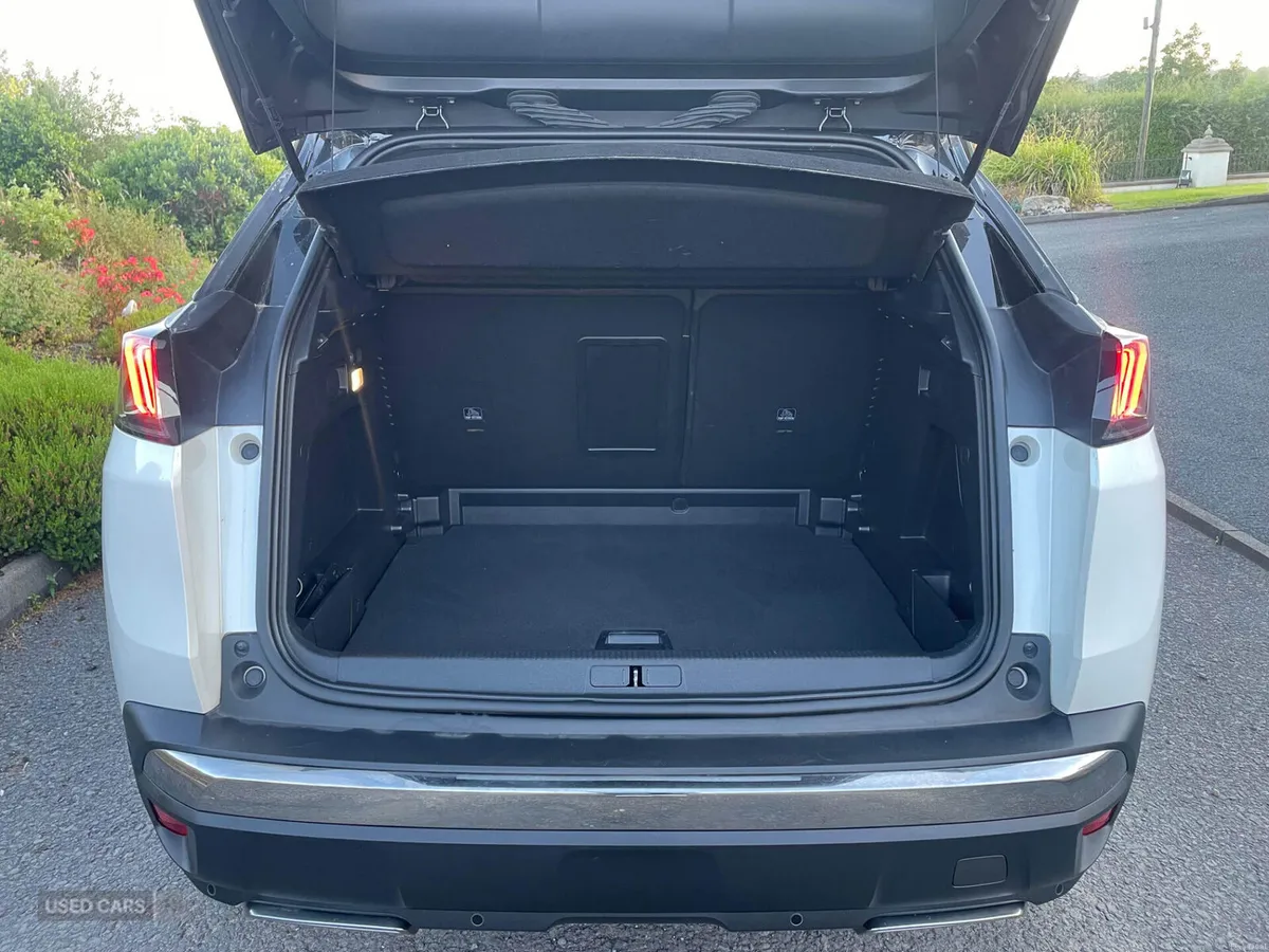 Peugeot 3008 DIESEL ESTATE - Image 5