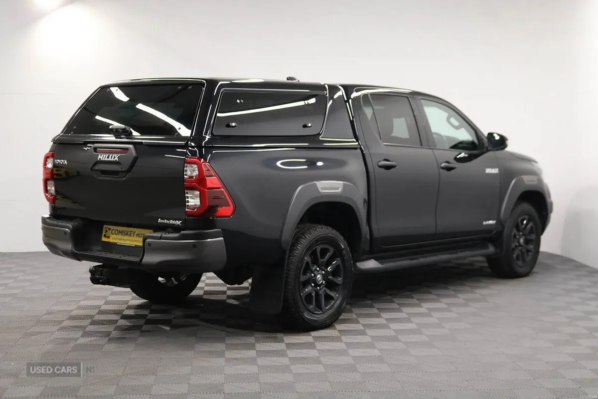 Toyota Hilux D-4D Invincible X - Image 6