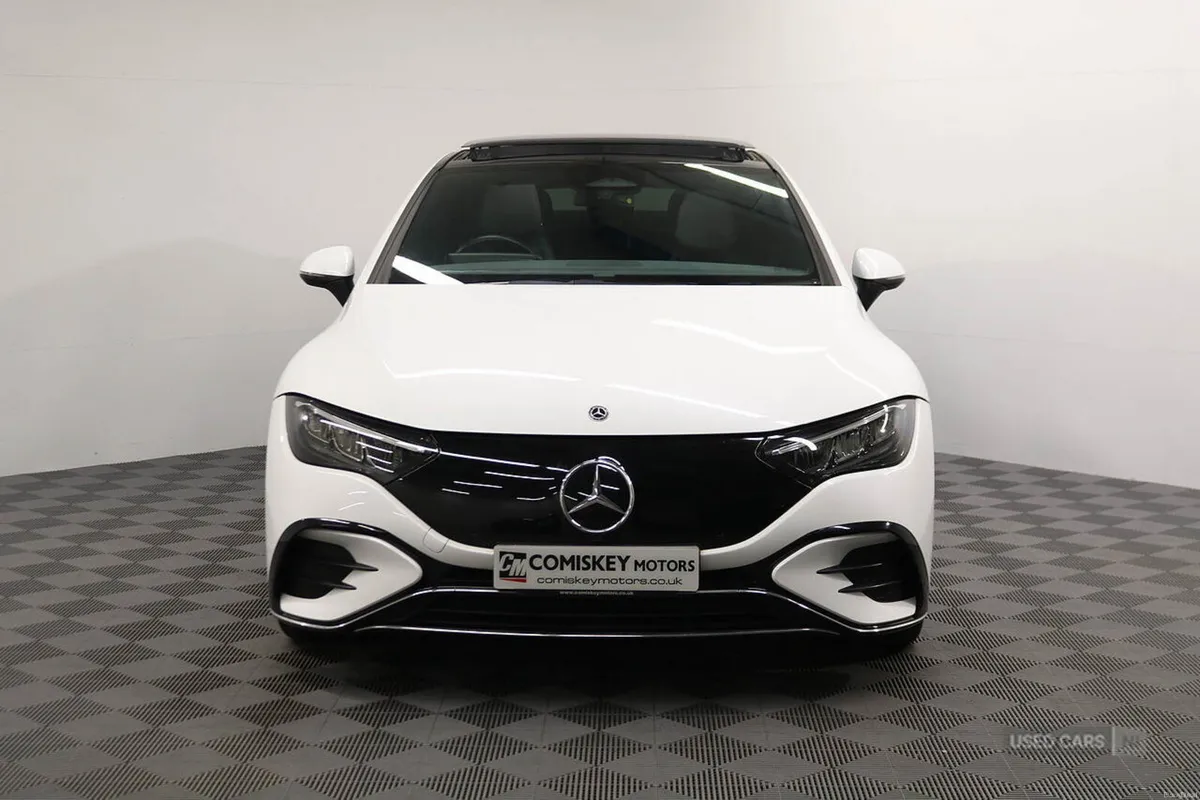 Mercedes-Benz EQE 300 AMG Line - Image 2