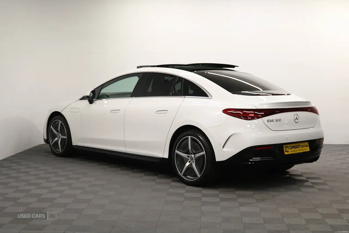 Mercedes-Benz EQE 300 AMG Line - Image 4