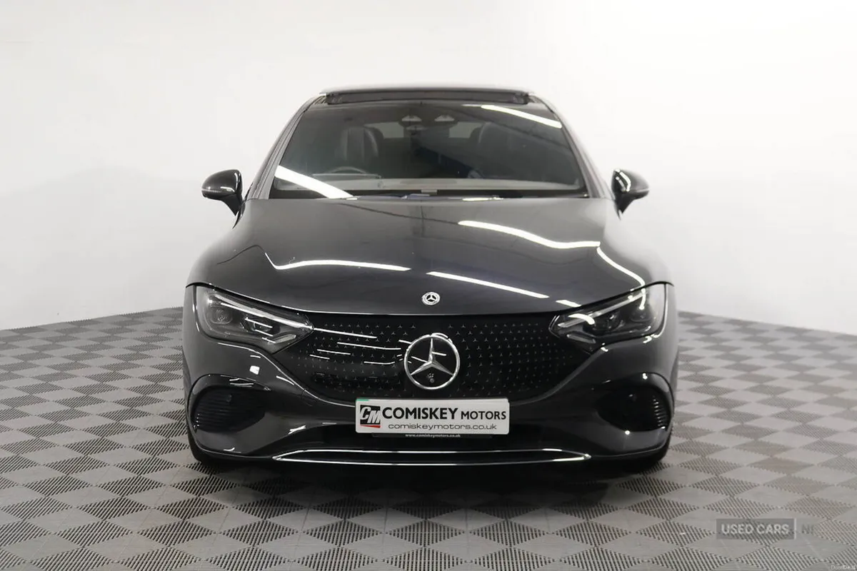 Mercedes-Benz EQE 300 Exclusive Luxury - Image 2