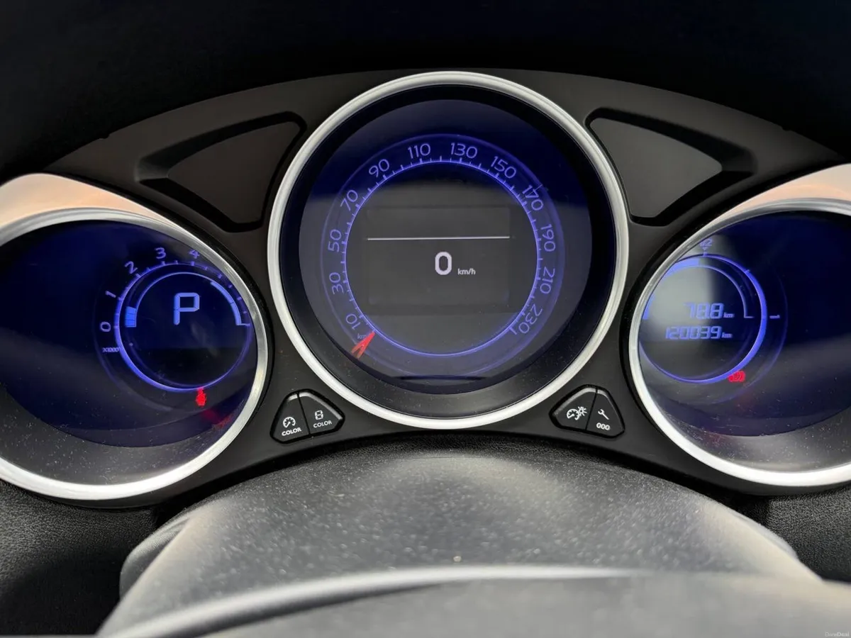 2017 Citroen DS4  Automatic Low mileage New T-Belt - Image 3