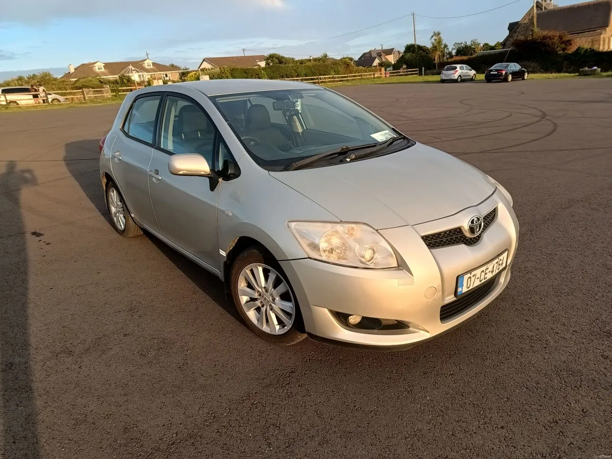 Toyota Auris 2007 - Image 2