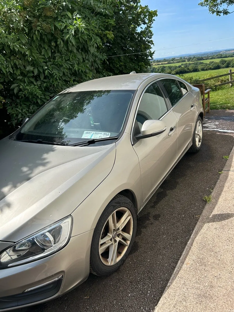 2015 Volvo S60 - Image 2