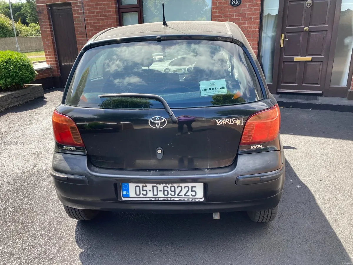 Toyota Yaris 2005 - Image 3