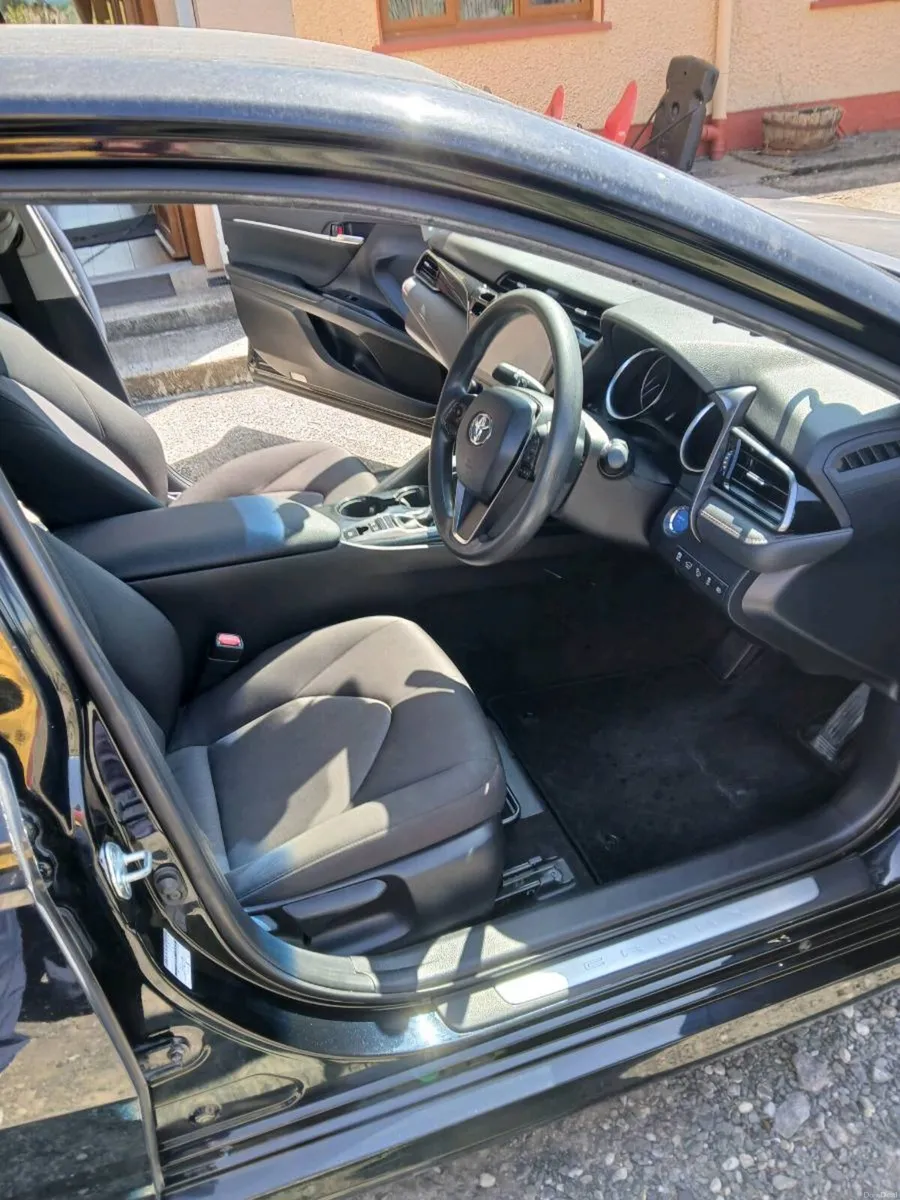 Toyota camry 2.5 litre hybrid - Image 4