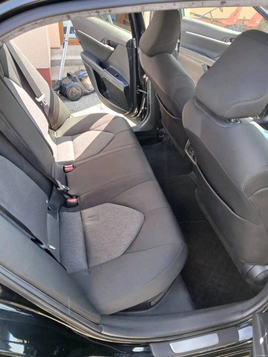 Toyota camry 2.5 litre hybrid - Image 6