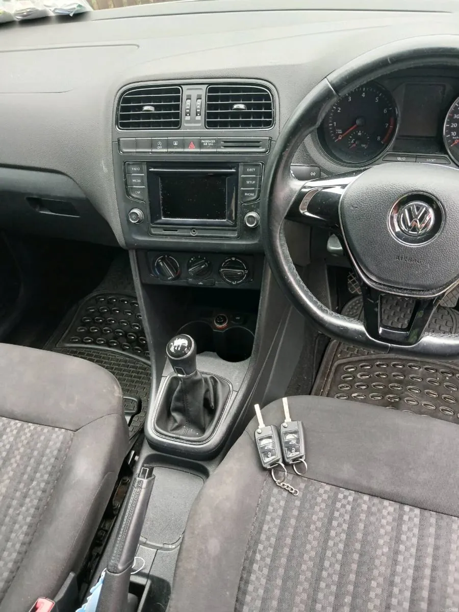 VW polo 1.0L, 2015 - Image 4