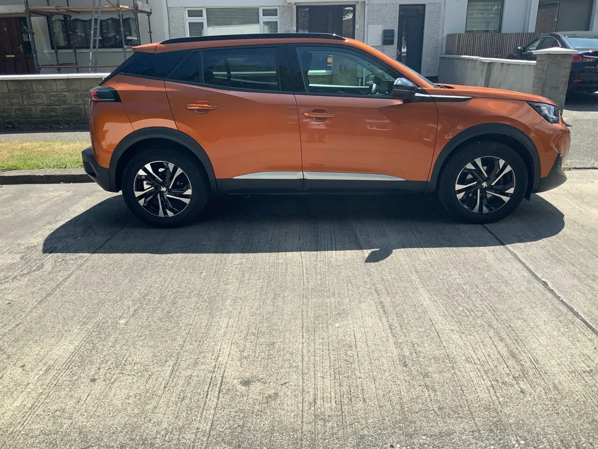 Peugeot 2008 1.2 Petrol automatic - Image 2