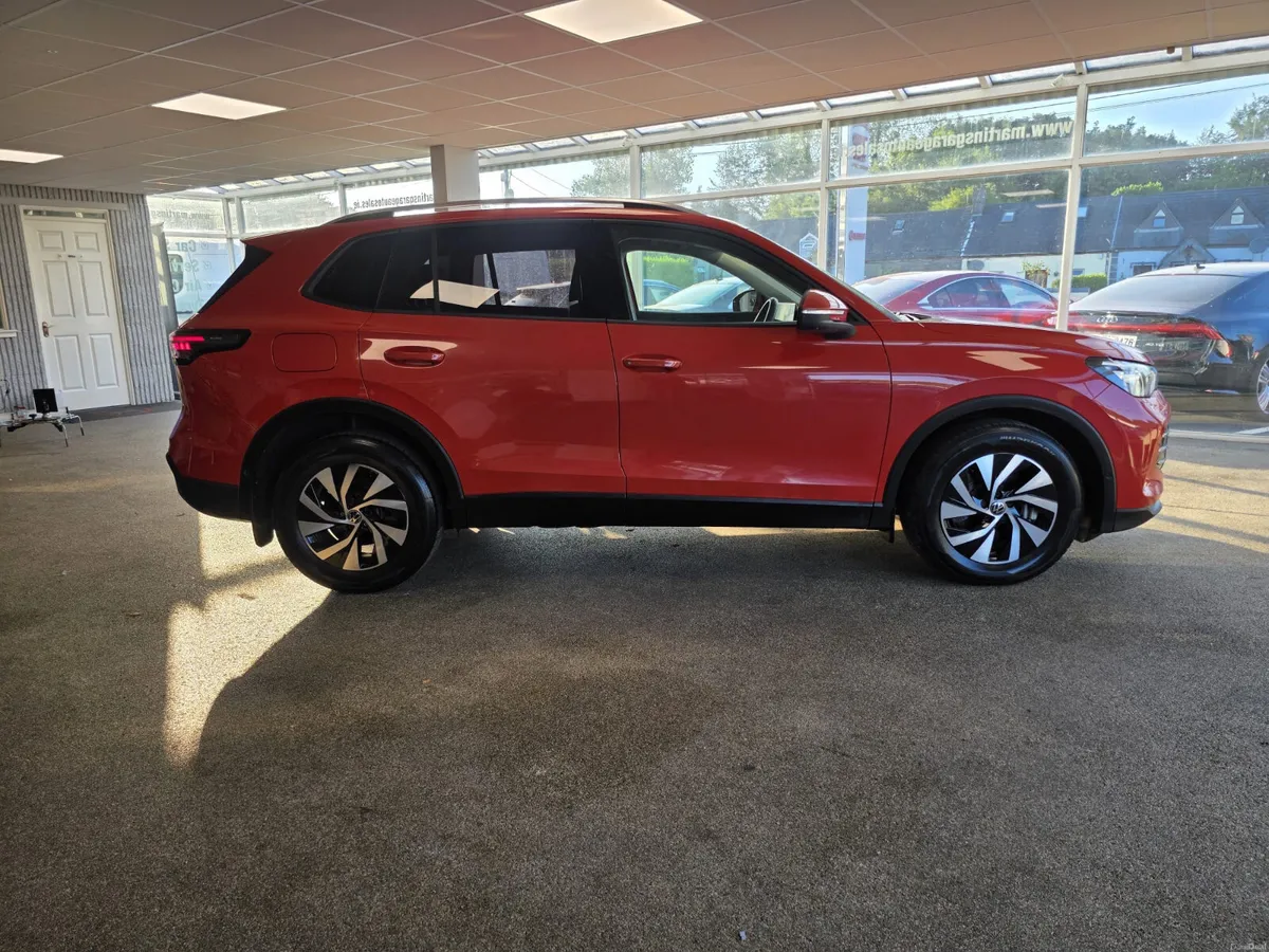 Volkswagen Tiguan 2.0 TDI 150HP Launch Editio 2024 - Image 3