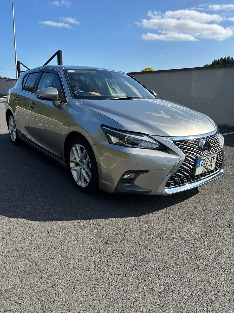 Lexus ct200h. L - Image 1