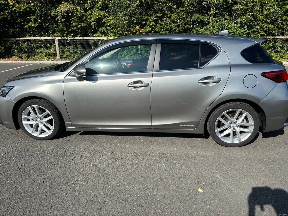 Lexus ct200h. L - Image 3