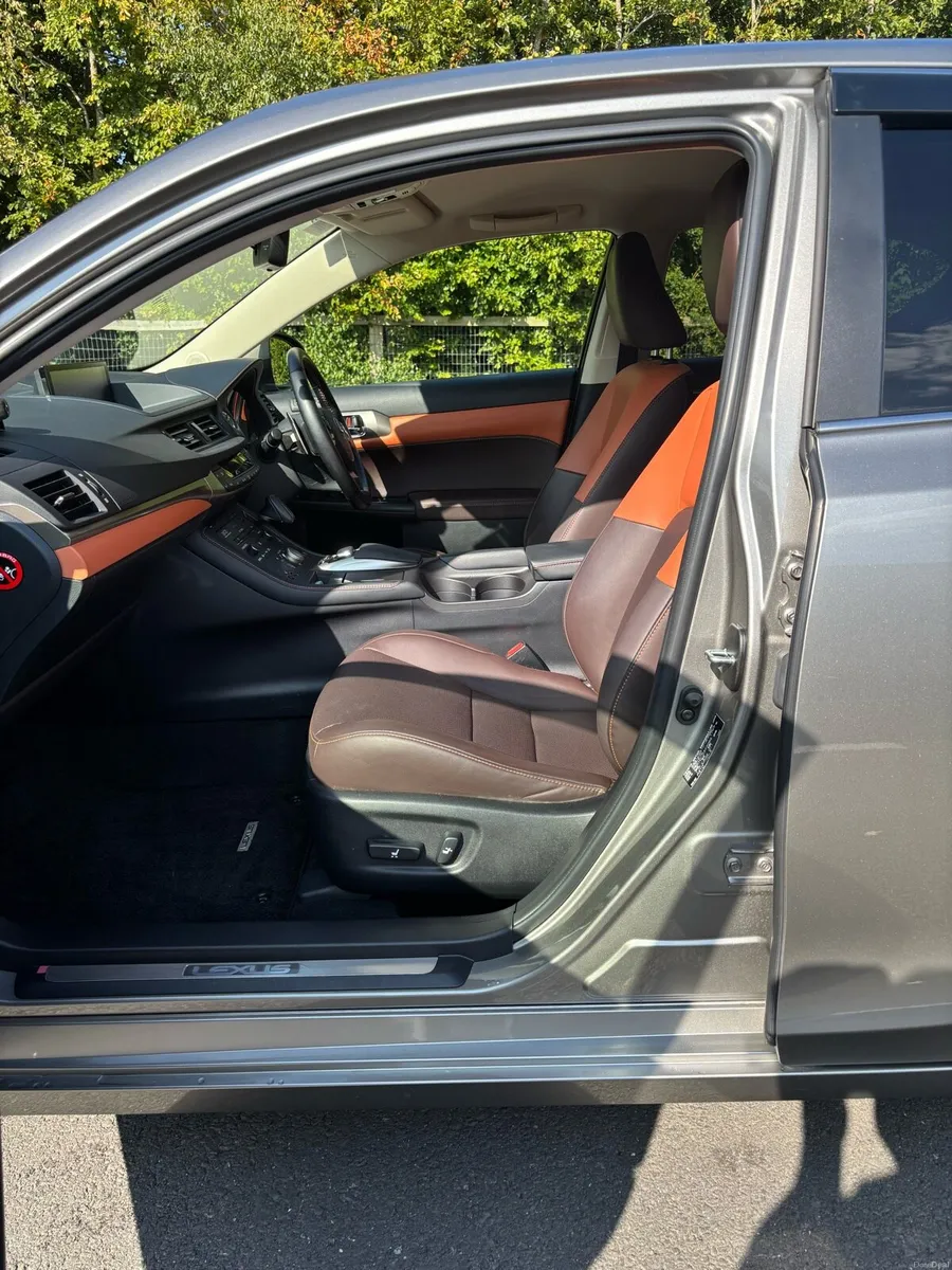 Lexus ct200h. L - Image 6