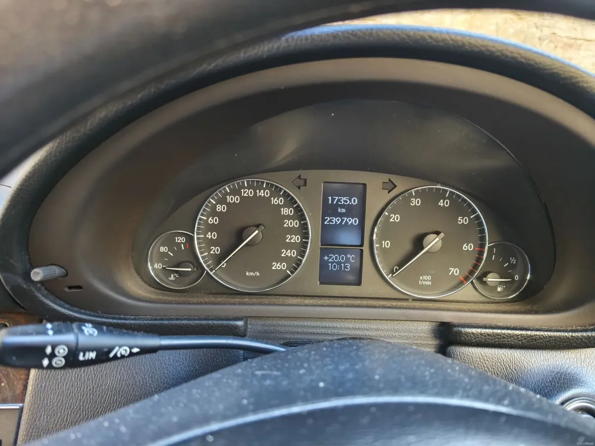 Mercedes-Benz C-Class 2005 - Image 1