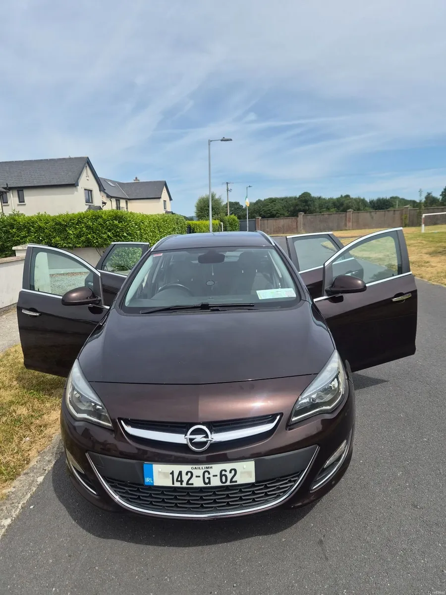 Opel Astra 2014 - Image 1