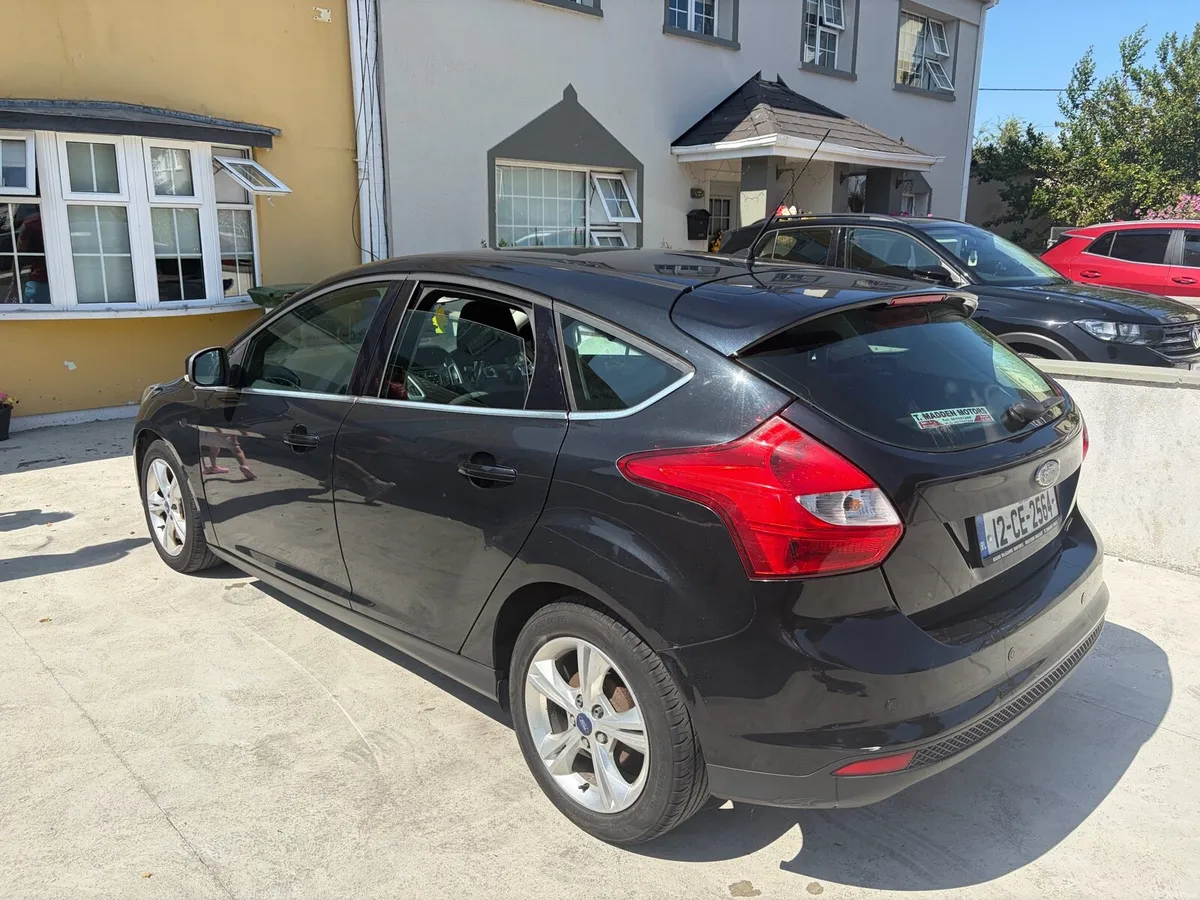 2012 Black Ford Focus - Image 4
