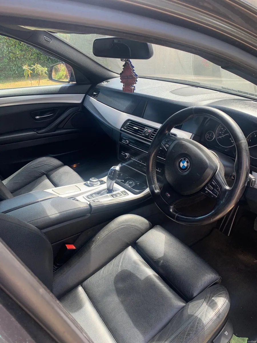 BMW 5-Series 2012 - Image 2