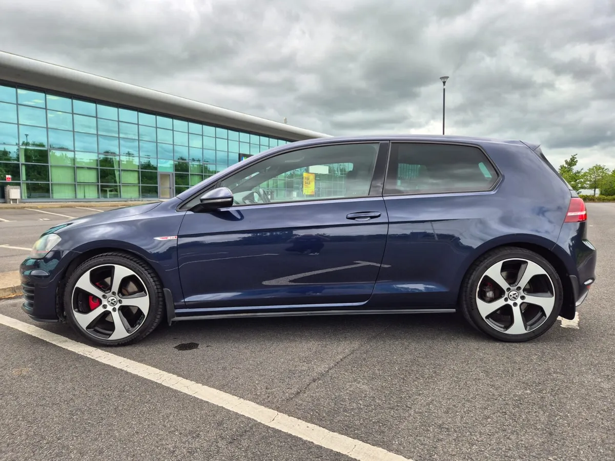 GOLF GTI LAUNCH EDITION NEW NCT 02/27 - Image 1