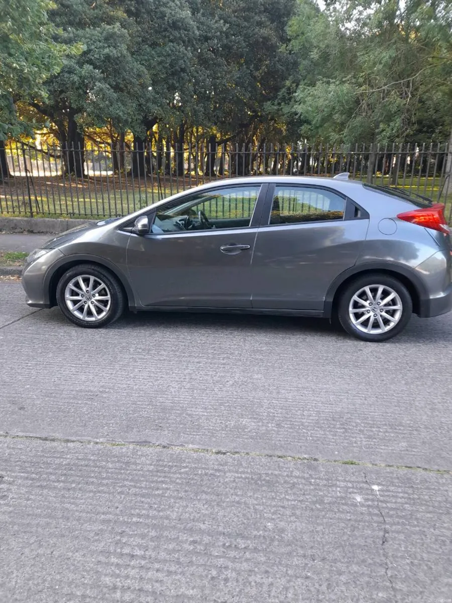 Honda Civic 2.2 ID Tech ES - Image 2