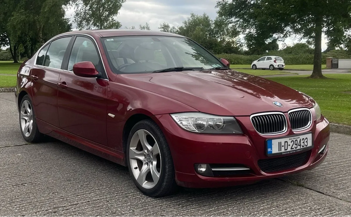 BMW 318D AUTOMATIC - Image 2