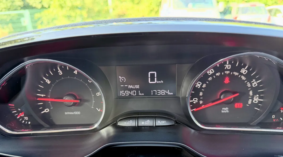 Peugeot 208 1.2 VTI - Image 2