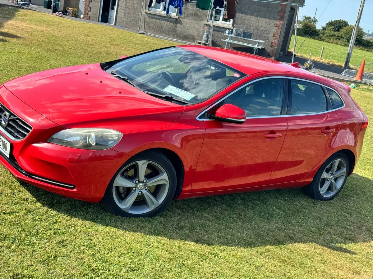141 VOLVO V40 DBA-MB4164T - Image 2