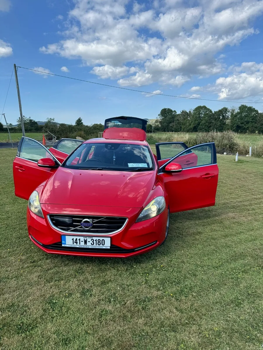 141 VOLVO V40 DBA-MB4164T - Image 4