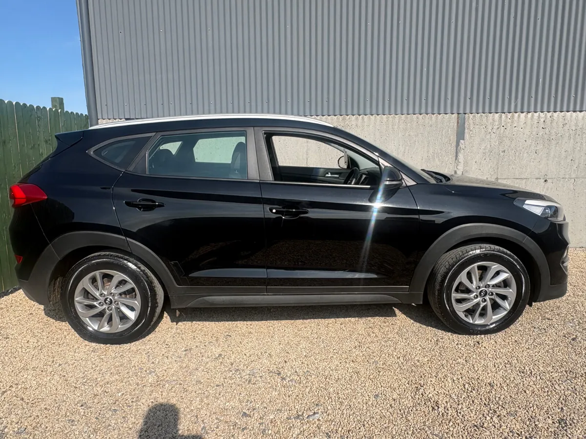 2017 Hyundai Tucson Premium Spec - Image 5