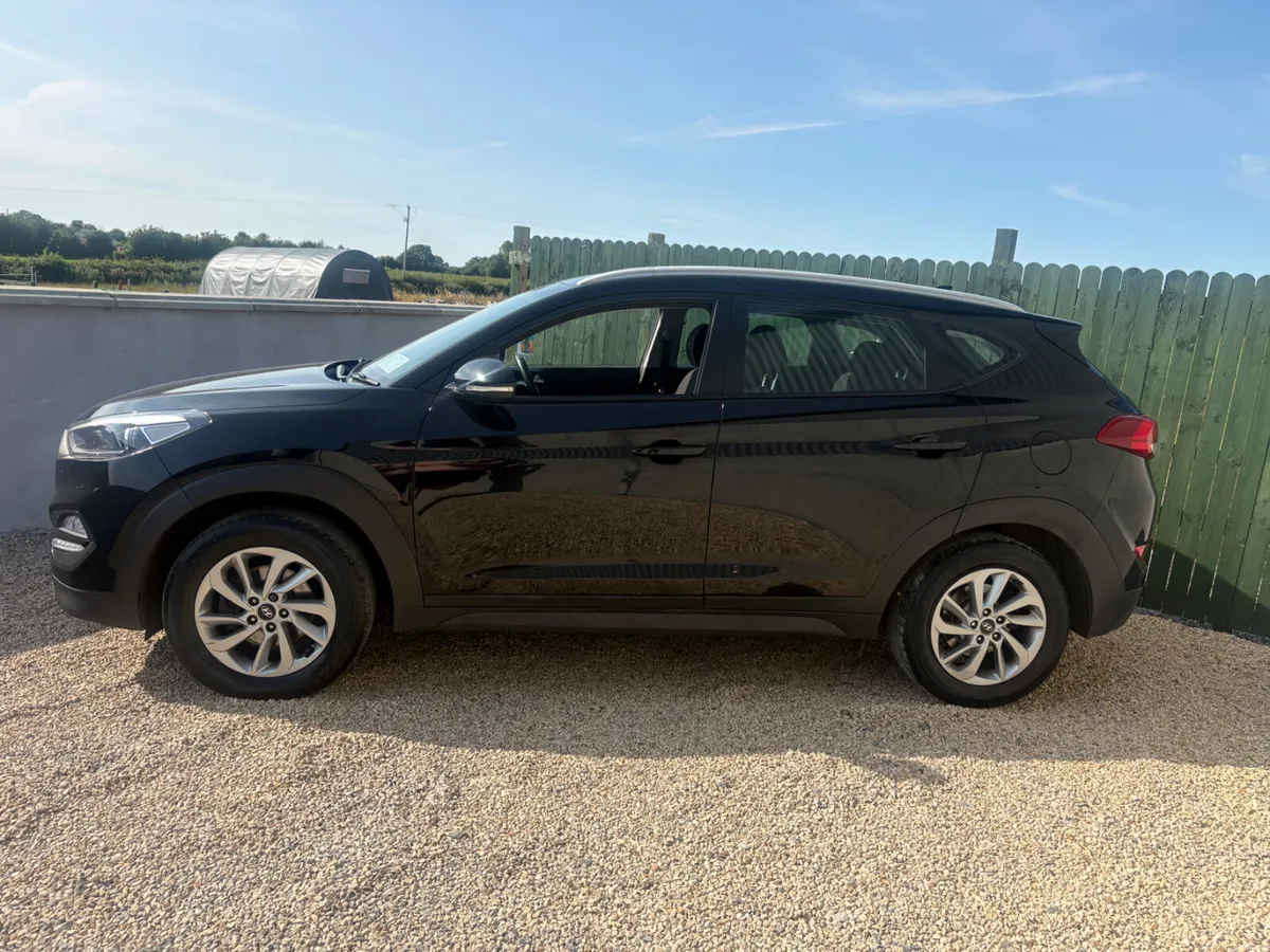 2017 Hyundai Tucson Premium Spec - Image 2