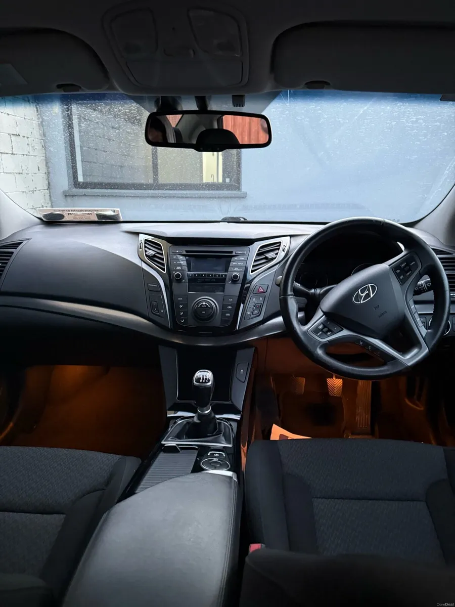 Hyundai i40 2012 Manual - Image 3