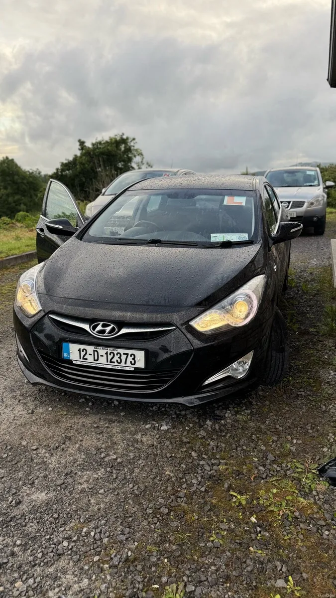 Hyundai i40 2012 Manual - Image 1
