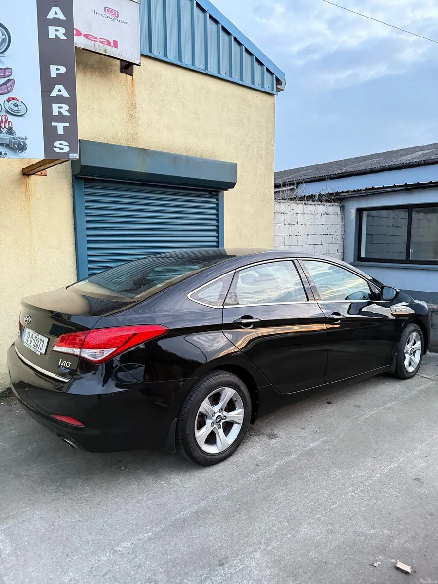 Hyundai i40 2012 Manual - Image 2