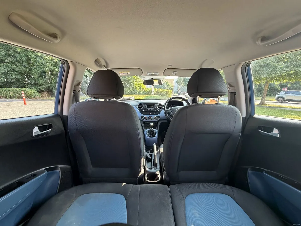Hyundai i10 Deluxe 4DR 2015 - Image 3
