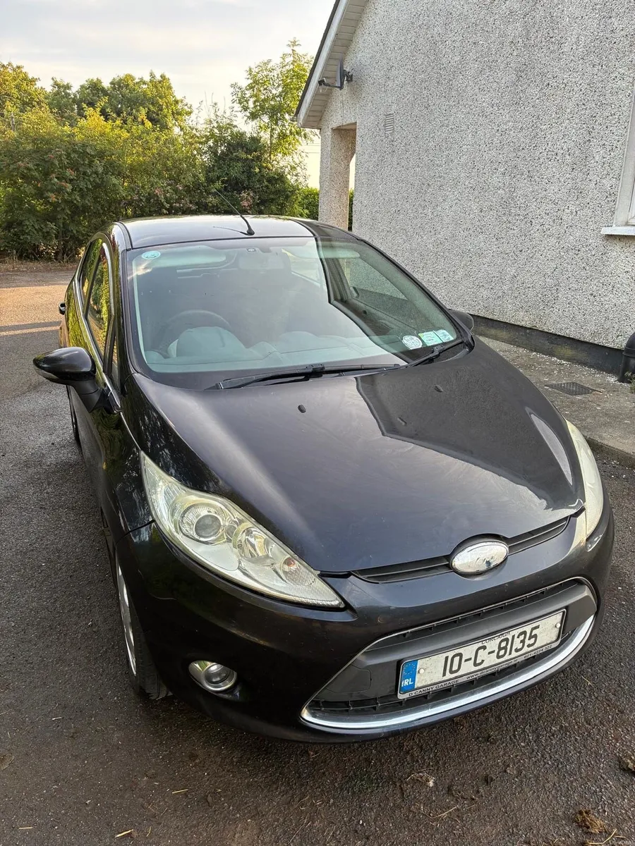 Ford Fiesta 2010 - Image 1
