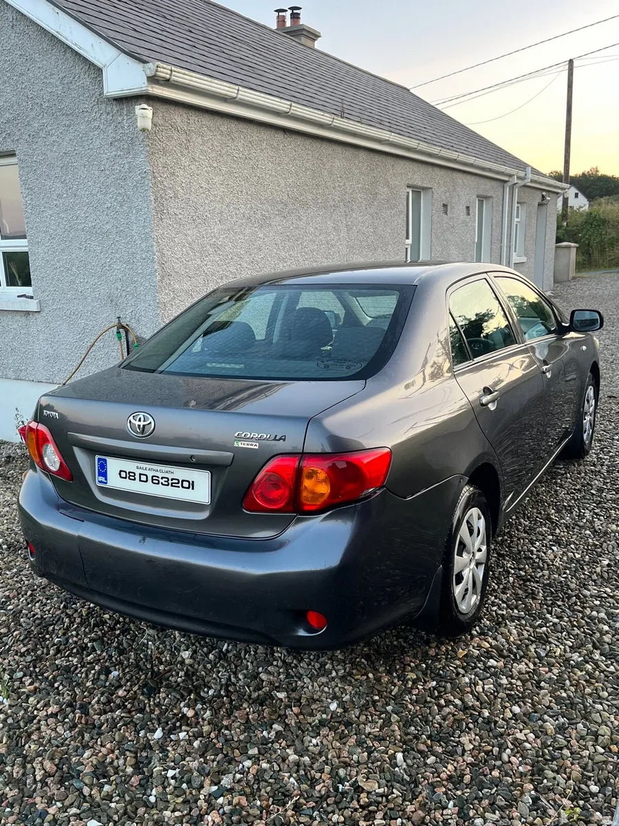 08 Toyota Corolla - Image 4