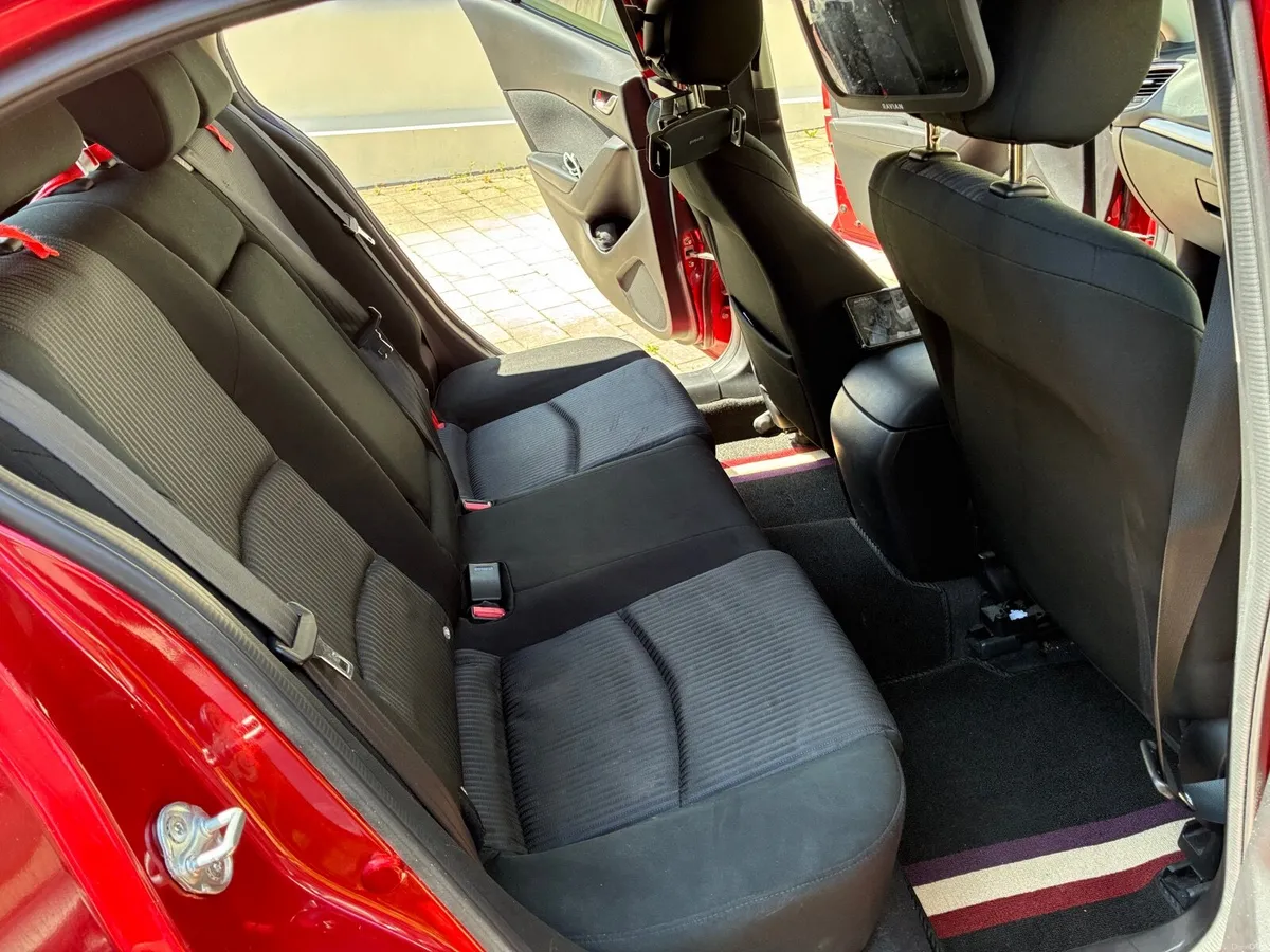 Mazda 3 2014 2.2D GT - Low Miles ! With bike rack - Image 6