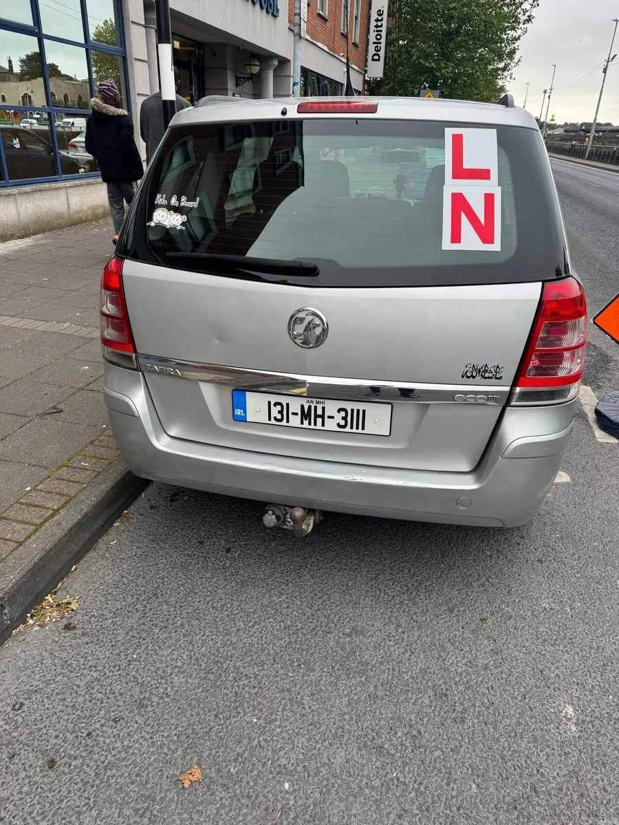 VAUXHALL ZAFIRA 1.7 CDTI ECOFLEX EXCLUS - Image 4