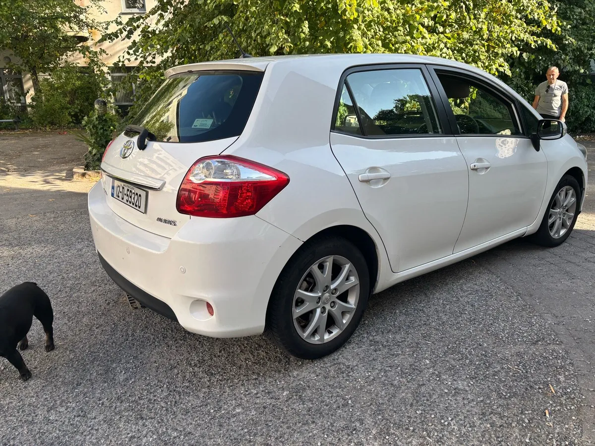 Toyota Auris 1.4 d -4d . Automatic (auto ) - Image 3