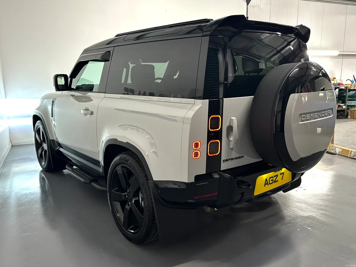 2026 Land Rover Defender 90 D350 X-Dynamic HSE - Image 6