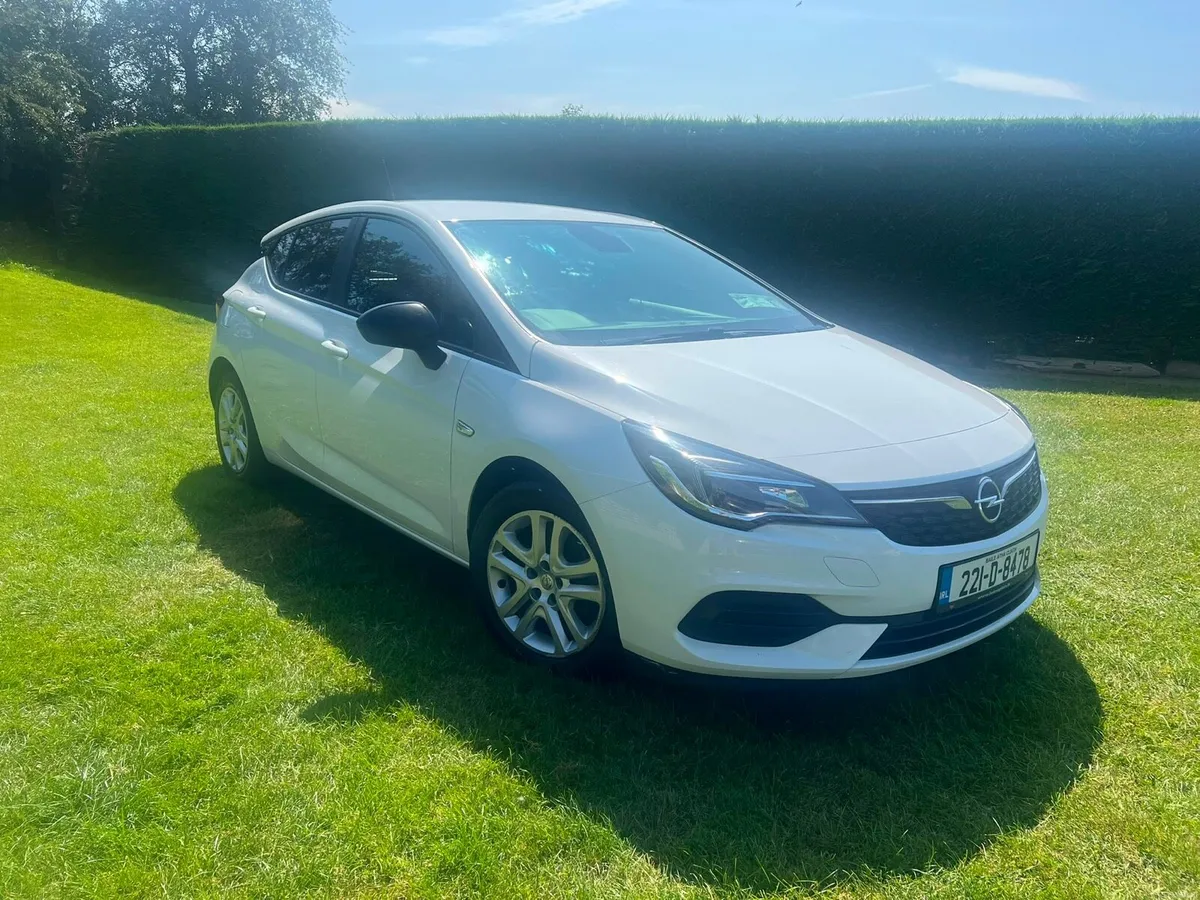 Opel Astra  1.5 2022 - Image 1
