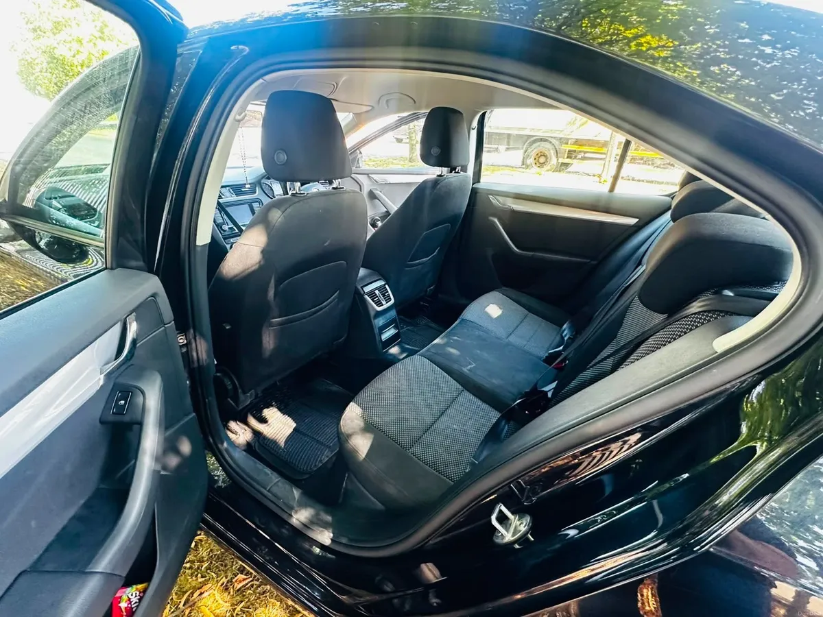 2016 Skoda Octavia Ambition 1.6 TDI DSG Auto - Image 3